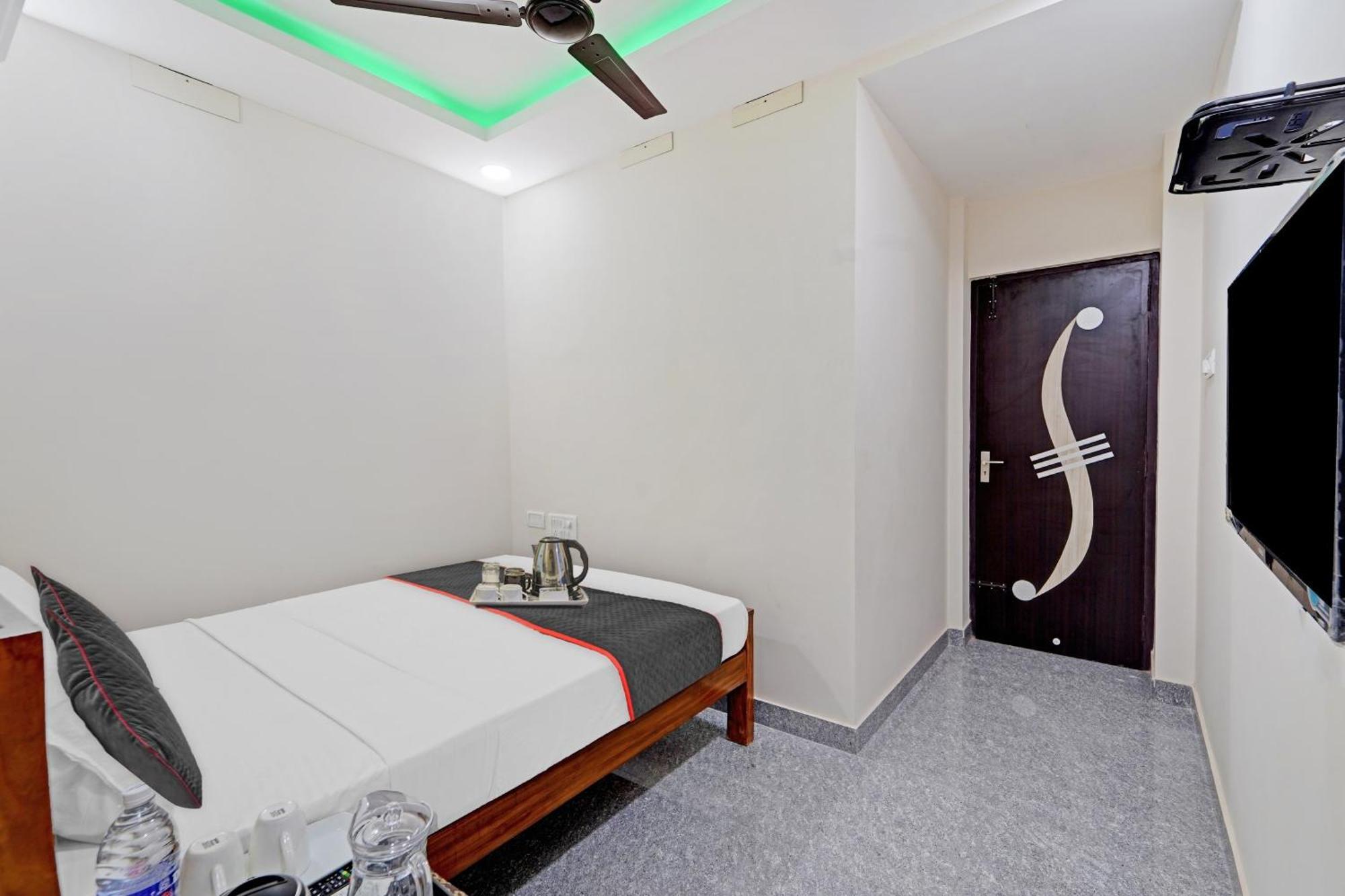 Super Townhouse 1096 Hotel Redfox Nungambakkam Near Apollo & Shankar Nethralaya Hospital Chennai Exteriör bild