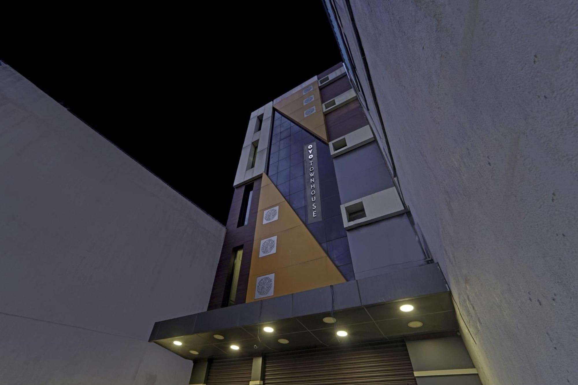 Super Townhouse 1096 Hotel Redfox Nungambakkam Near Apollo & Shankar Nethralaya Hospital Chennai Exteriör bild